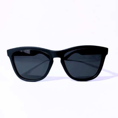 Dark black gafas akea